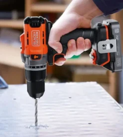 Black+Decker Kit valigetta trapano avvitatore a percussione a batteria "bcd383d2xk-qw" 2 batterie 18v Online
