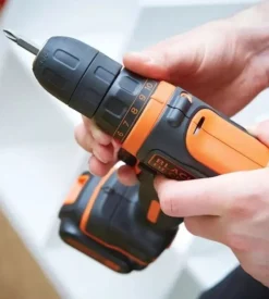 Black+Decker Kit valigetta trapano avvitatore a batteria "bdcdd12kb-qw" 2 batterie 10,8v 1,5ah Outlet